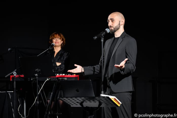 Affiche, "Ils disent qu'il y a un remède" : spectacle poésie et musique