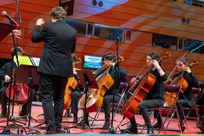 Affiche, Concert de violoncelles au passage Pommeraye !