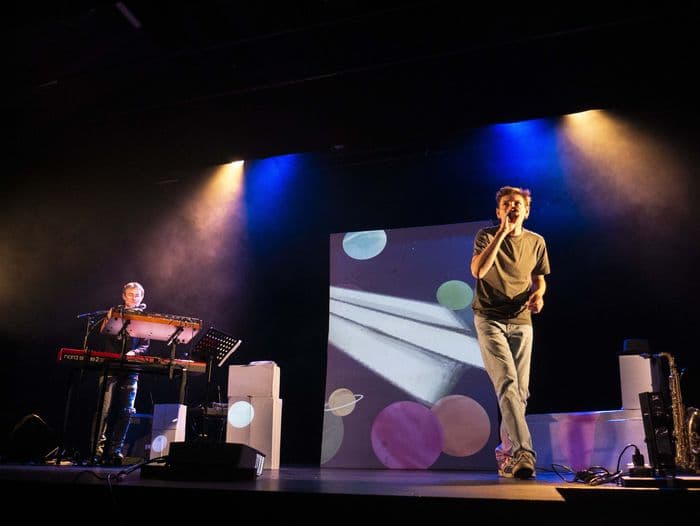 Affiche, Spectacle musical - Le méchant très méchant roi et sa tour d'ivoire en plastique