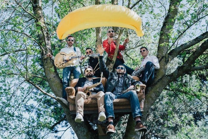 Affiche, Préambule du festival de rue