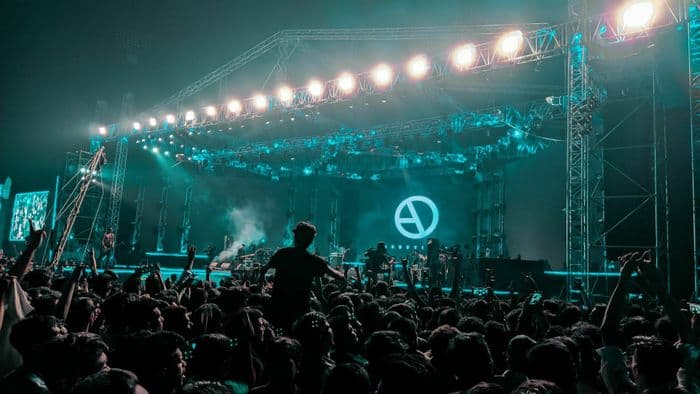 Affiche, Isulia Festival, de l'électro dans la base sous-marine