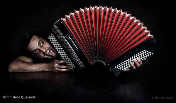 Affiche, Spectacle « Étreinte » : un voyage musical autour de l’accordéon