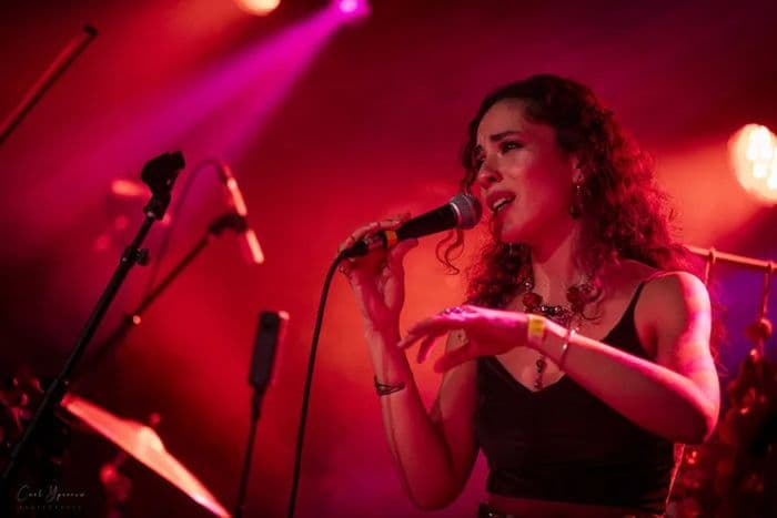 Affiche, Concert : Hajar Benhsaïm et ses musiciens