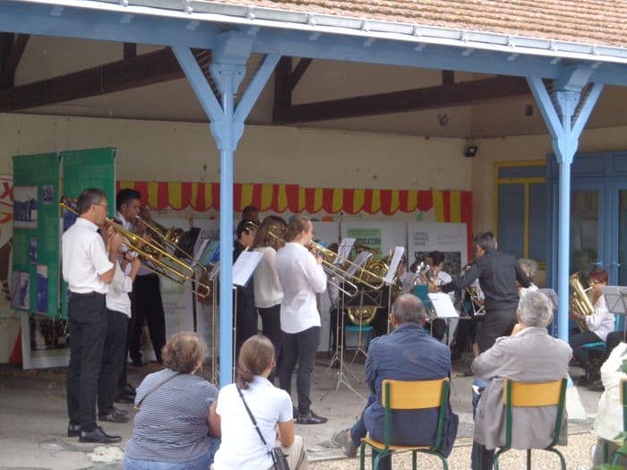 Affiche, Concert de l’ensemble de trombones et tubas des
conservatoires de La Roche-Sur-Yon et des Olonnes.